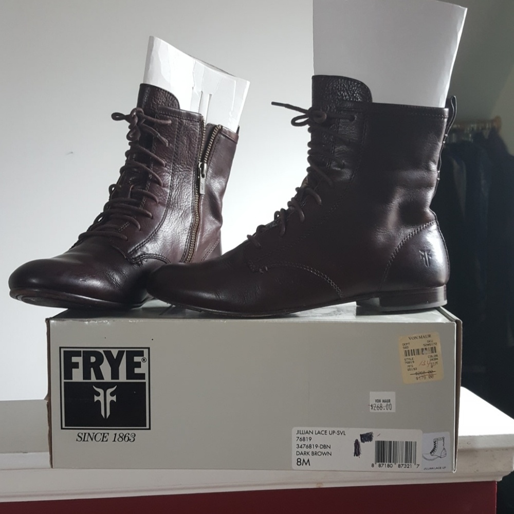 Jillian Lace up, dark brown  Frye boots